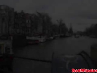 Verklig holländska slampa rider och suger kön video- resa skolpojke