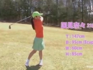 거드름을 피우는 아시아의 비탄 소녀 놀이 에이 경기 의 조각 골프