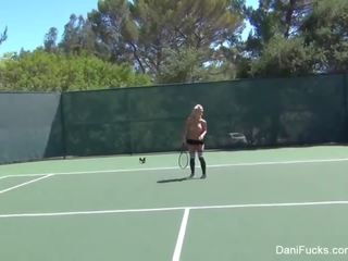 Ülaosata tennis koos dani daniels & cherie deville