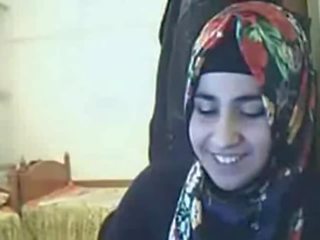 Clip - hijab darling showing göt on webkamera