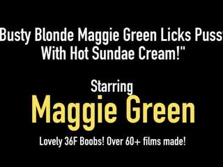 거유 금발의 maggie 녹색 핥는 고양이 와 큰 sundae 크림!