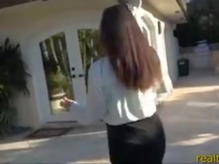 Sexy Real Estate Agent Fucks Her Client To lead The Sale