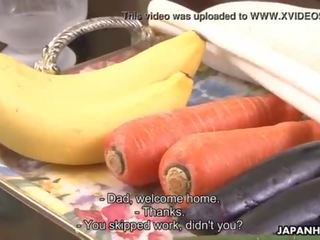 Sayuri has a nasty time with some vegetables