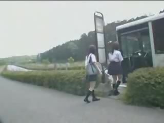 Japanska dotter och galning i tåg video-