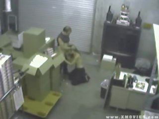 Security kamera catches babae pakikipagtalik kanya employee