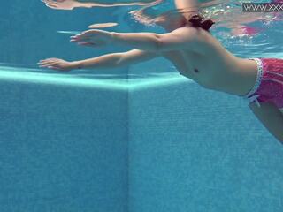 Público rented nadando piscina para usted striplings con mademoiselle dee