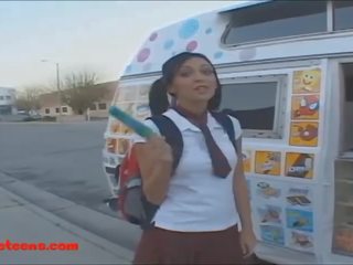 Icecream truck tóc vàng ngắn tóc thiếu niên fucked lược và ăn cho cumcandy