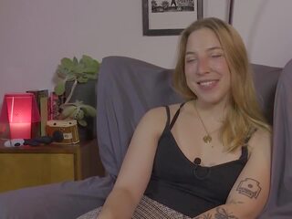 Von Bayern Nach Berlin Zoe Tobt Sich Sexuell Aus: xxx clip 1a