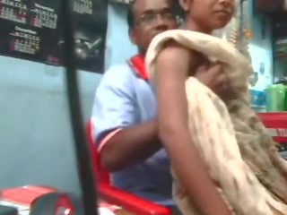 Intialainen desi vauva perseestä mukaan naapuri setä sisäpuolella myymälä