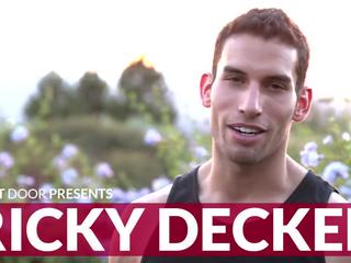 Multi deportes masculino ricky decker mov de su strongest músculo