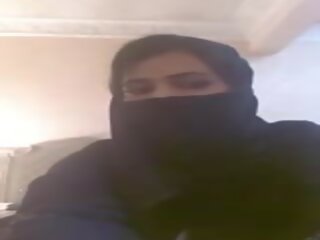 Arab Women in Hijab Showing Her Titties, dirty video a6