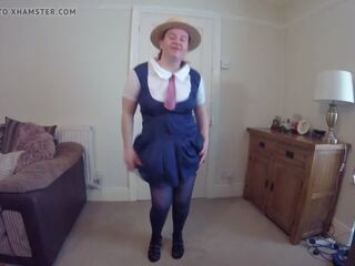 कदम मोम पहनने का युवा महिला यूनिफॉर्म साथ स्टॉकिंग्स & suspenders
