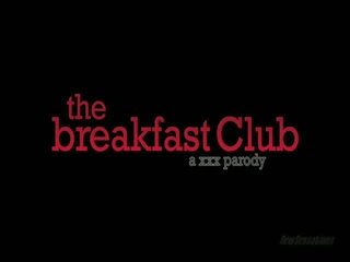 Yang breakfast kelab parodi andy san dimas, breanne benson, brooke van buuren, faye reagan, samantha ryan, wanita perayu sexton, tessa taylor