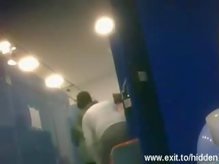 Шпигунство оголена підлітковий вік і матусі в зміна кімната відео