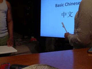 Cinese insegnante ha adulti film con studente durante privato classe (speaking cinese) xxx film film