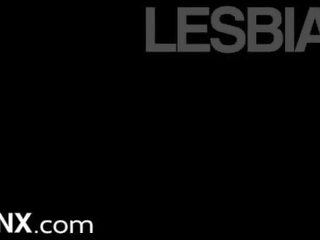 힘드는 인종 동성애의 성인 클립 - lesbianx