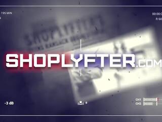 아시아의 사람 겁에 질린 shoplifting 과 taken 용 에이 깊은 cavity 수색 에 그만큼 안쪽 방 로 그만큼 보안