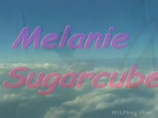 Melanie sugarcube - chesty warga latina ibu struts beliau barangan