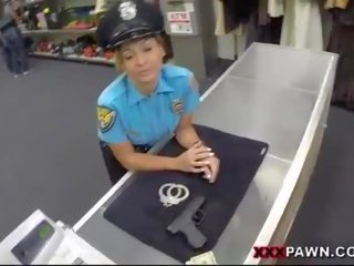 Pawn man fucked big bokong polisi officer