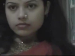 Warga india pasangan menikmati mereka honeymoon dalam hotel- penuh vid pada hotcamgirls.in