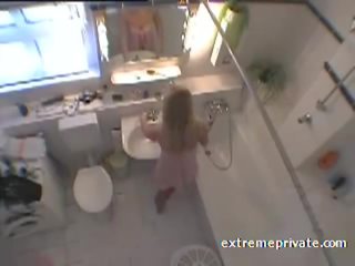 Spionaggio il mio bionda niece jane in il bagno