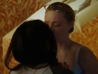 Megan rev & amanda seyfried fullt lesbisk scene